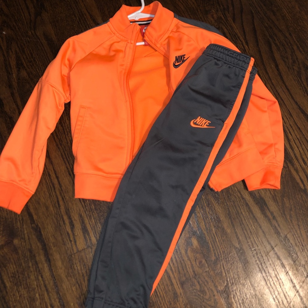 Nike track suit 4/xs